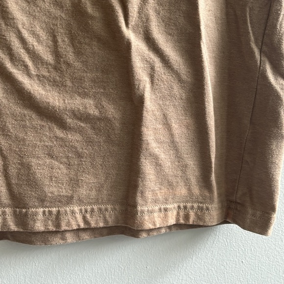 Patagonia men’s tan tee with fish and trident graphic - Picture 4 of 7